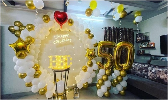 party artists Goldy White 50th Birthday Decor